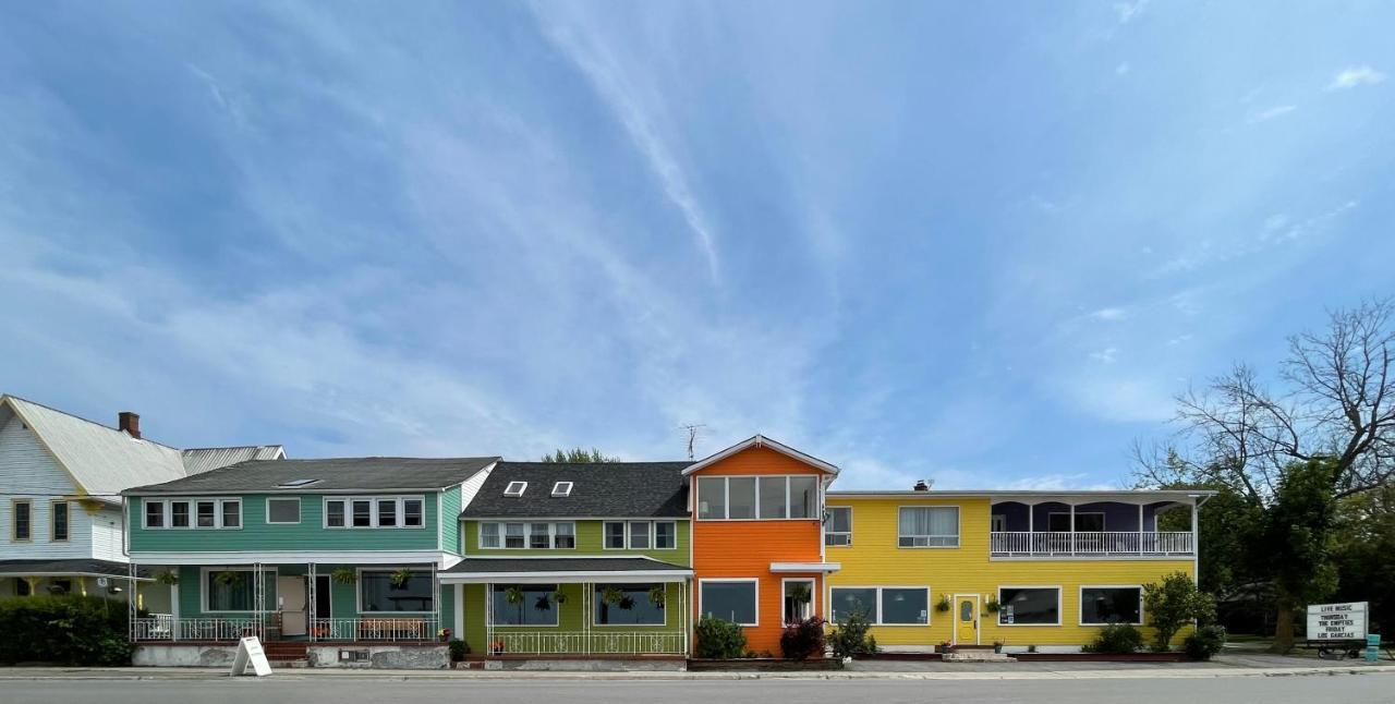 Hotel Wolfe Island Marysville Exterior foto